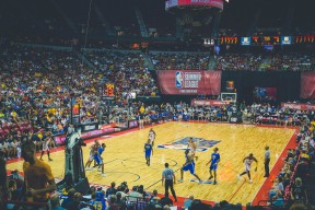 乌拉圭男篮在南美锦标赛中不断突破，体育影响逐步扩大，乌拉圭男篮实力